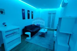 Rijeka, Centar, adaptirana 2 stana površine 113m2, Rijeka, Appartement