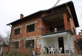 Velika Gorica, Kurilovec, obiteljska kuća površine 280 m2, okućnica 3.670 m2, Velika Gorica, Maison