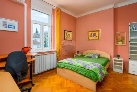 RIJEKA, CENTAR- gospodski stan 152 m2, 4S+DB, balkon, lift, pogled na more, Rijeka, Appartement