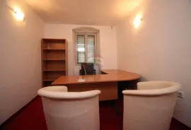 CENTAR - stan za poslovni najam, Rijeka, Appartement