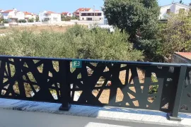 VODICE, novo, moderna dvojna kuća, vrt 160 m2, parking, Vodice, Casa