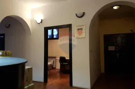 Stan na tržnici - centar grada !, Rijeka, Apartamento