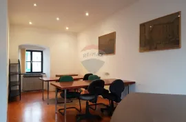 Stan na tržnici - centar grada !, Rijeka, Apartamento