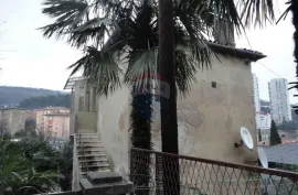 RIJEKA - samostojeća kuća na parceli od 420m2, Rijeka, Σπίτι