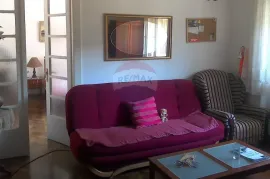 Banderovo dvosobni stan sa lijepom okućnicom, Rijeka, Appartement