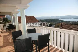 Tivat, Centar, Bradasevo, 12.0, 519m2, Tivat, Famiglia