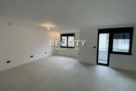 Novi Sad, Centar, Cara Uroša , 6.0, 205m2, Novi Sad - grad, Appartamento