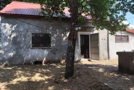 Senj, Veljun Primorski, kuća 42m2 s pomoćnim objektom, Senj, Haus