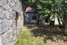 Senj, Veljun Primorski, kuća 42m2 s pomoćnim objektom, Senj, Haus