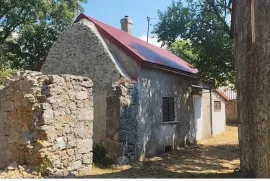 Senj, Veljun Primorski, kuća 42m2 s pomoćnim objektom, Senj, Haus