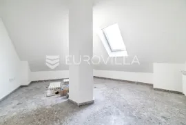 Zagreb, Sesvete, poslovni prostor NKP 160 m2, Gewerbeimmobilie