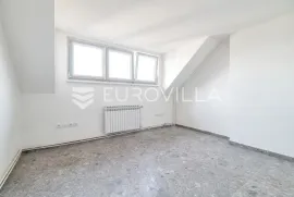 Zagreb, Sesvete, poslovni prostor NKP 160 m2, Gewerbeimmobilie