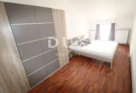 RIJEKA, CENTAR - Moderni 2S+DB stan/apartman za najam, Rijeka, Διαμέρισμα