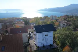 Kastav, adaptirani stan 100 m2 na 3 katu s otvorenim pogledom na Kvarner, Kastav, Appartamento