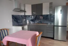 Novi Vinodolskog - kuća sa 8 apartmana u blizini mora, Novi Vinodolski, Σπίτι