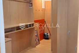 Dubrovnik,Batala, poslovni prostor,parking u garaži!, Dubrovnik, Ticari emlak