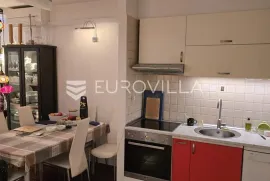 Split Žnjan, dugoročni najam 61,5m2  III- kat s pogledom na more, Split, Appartement