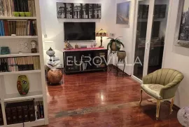 Split Žnjan, dugoročni najam 61,5m2  III- kat s pogledom na more, Split, Appartement