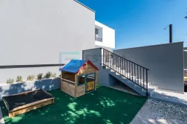 PRODAJA luksuzna vila sa bazenom, 300 m2, 5 soba, 6 kupaonica, Famiglia