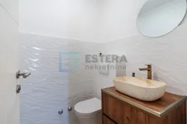 PRODAJA luksuzna vila sa bazenom, 300 m2, 5 soba, 6 kupaonica, Famiglia