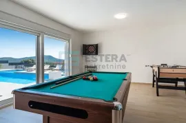 PRODAJA luksuzna vila sa bazenom, 300 m2, 5 soba, 6 kupaonica, Famiglia