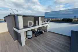 ZADAR, PRIVLAKA - Vrhunski penthouse s grijanim bazenom na krovnoj terasi! S6, Privlaka, شقة