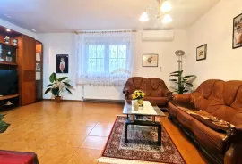 Istra,Buzet okolica-Stan u prizemlju resorta, Oprtalj, Appartment