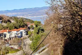 OTOK KRK-VRBNIK,samostojeća kuća sa dva apartmana, Vrbnik, Famiglia