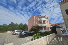 DVOSOBNI APARTMAN, 400 m OD MORA, VRSI - MULO, Nin, Appartamento