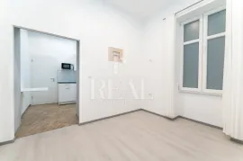 Prilika za investiciju u centru grada 70m2 !, Rijeka, Appartment