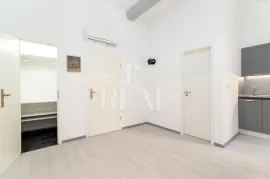 Prilika za investiciju u centru grada 70m2 !, Rijeka, Apartamento