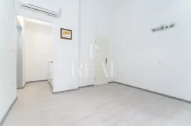 Prilika za investiciju u centru grada 70m2 !, Rijeka, Appartment