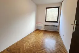 Zagreb, Črnomerec, 266m2, 4 stana, garaža,, Zagreb, بيت