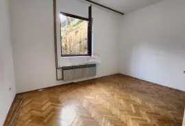 Zagreb, Črnomerec, 266m2, 4 stana, garaža,, Zagreb, بيت