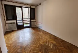 Zagreb, Črnomerec, 266m2, 4 stana, garaža,, Zagreb, بيت