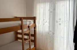 ISTRA, PREMANTURA Kuća s 3 stana i garažom blizu mora!, Medulin, House