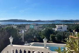 VODICE, lijepa villa, zemljište 1867 m2, pogled na more, bazen, Vodice, Casa