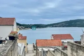 TISNO, samostojeća kuća s apartmanima, 70 m od mora, pogled na more, Tisno, Casa