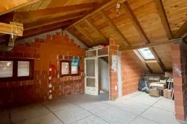 TISNO, samostojeća kuća s apartmanima, 70 m od mora, pogled na more, Tisno, Casa