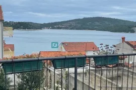 TISNO, samostojeća kuća s apartmanima, 70 m od mora, pogled na more, Tisno, Casa