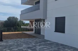 Otok Krk, apartman u prizemlju sa okućnicom, Krk, Flat