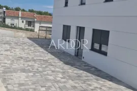 Otok Krk, apartman u prizemlju sa okućnicom, Krk, Flat