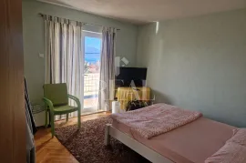 TRSAT-ODLIČNA LOKACIJA, 3S+DB, POGLED, BALKON I TERASA, Rijeka, Appartment