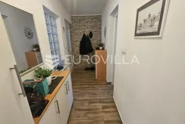 Osijek, Donji grad, adaptirana visokoprizemnica, 192m2, Osijek, Haus