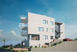 Trogir, Okrug, trosoban penthouse na drugom katu neto korisne površine 153 m2, Okrug, Kвартира