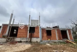 Pula, Valdebek, stan na prvom katu s 3 spavaće - 93 m2, Pula, Διαμέρισμα