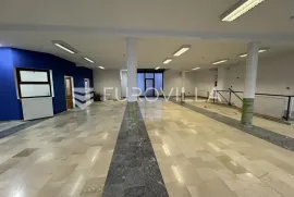 Đakovo, Centar, poslovni prostor 250 m2, TOP lokacija, Đakovo, Poslovni prostor