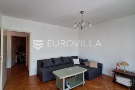 Crikvenica, Centar, komforan trosoban stan NKP 70m², 200 m od mora, Crikvenica, شقة