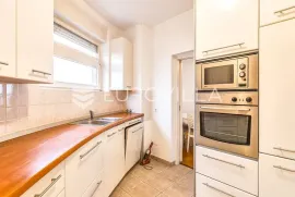 Zagreb, Horvaćanska, svijetao i funkcionalan trosoban penthouse 93 m2 + garaža, Zagreb, Flat