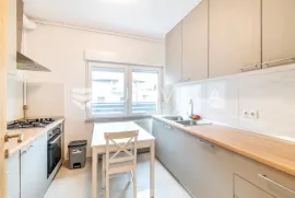 Zagreb, Jarun, uređen peterosoban stan NKP 116,04 m2, Zagreb, Διαμέρισμα